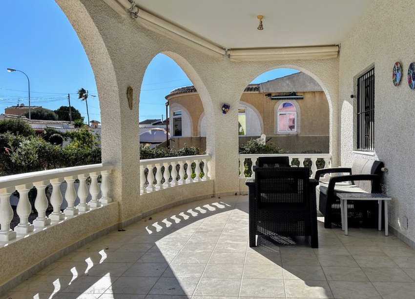 Resale - Villa - Torrevieja - El Chaparral