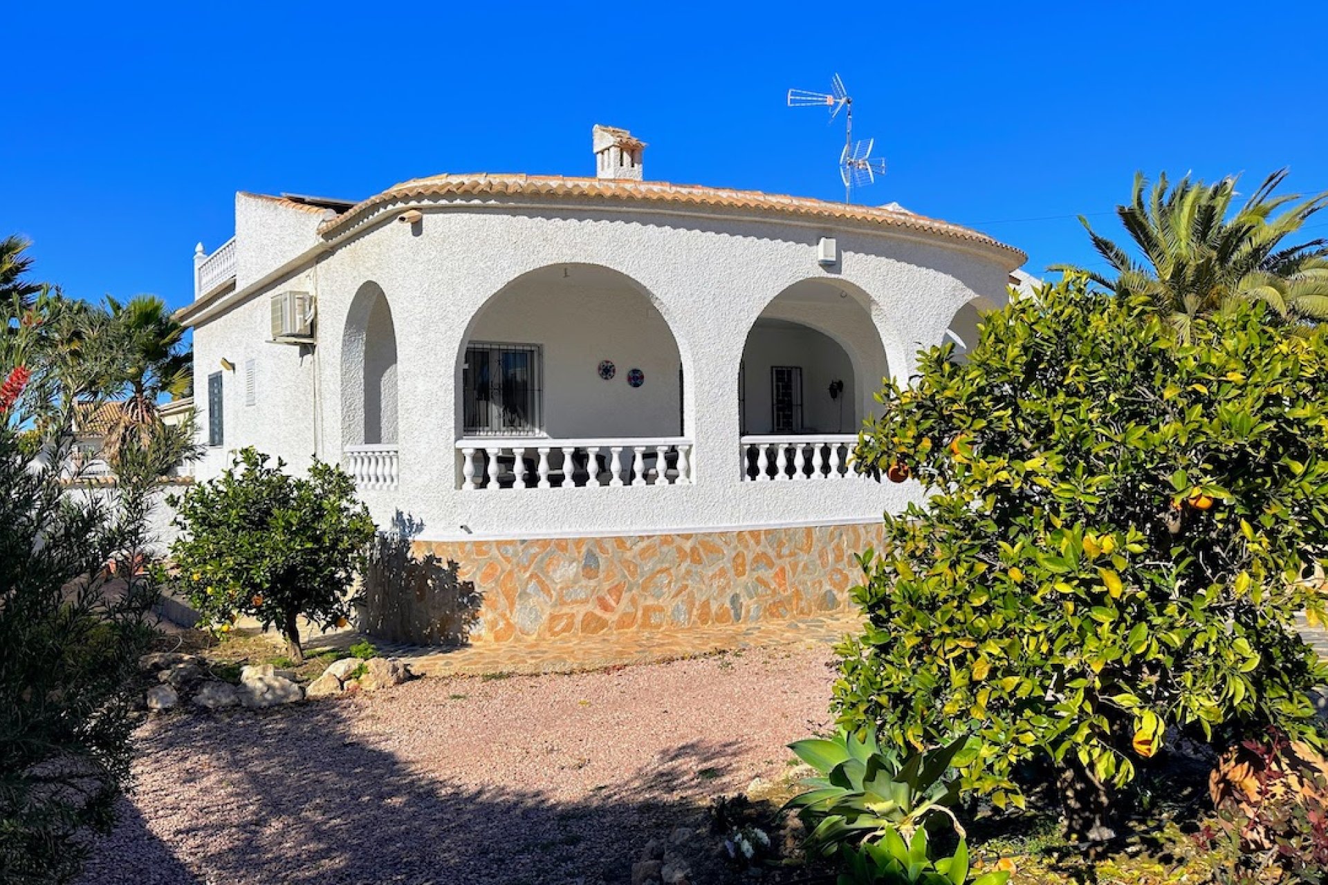 Resale - Villa - Torrevieja - El Chaparral