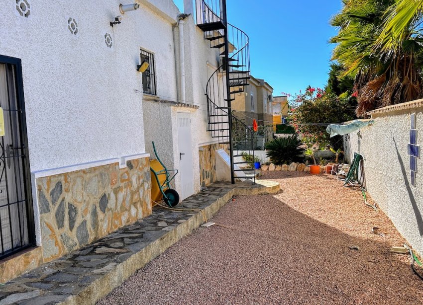 Resale - Villa - Torrevieja - El Chaparral