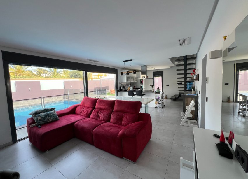 Resale - Villa - Torrevieja - El Chaparral