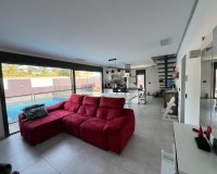 Resale - Villa - Torrevieja - El Chaparral