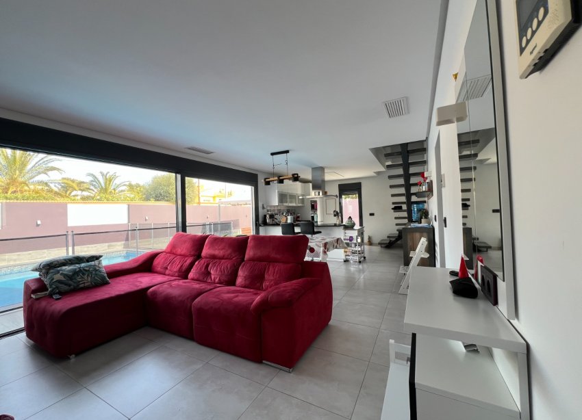 Resale - Villa - Torrevieja - El Chaparral