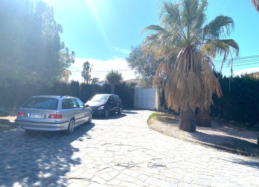 Resale - Villa - Torrevieja - El Chaparral