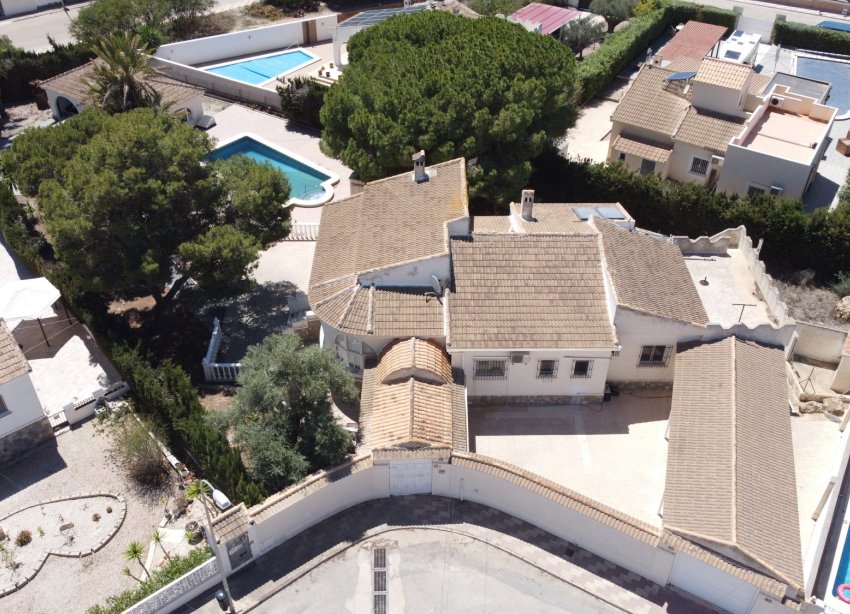 Resale - Villa - Torrevieja - El Chaparral