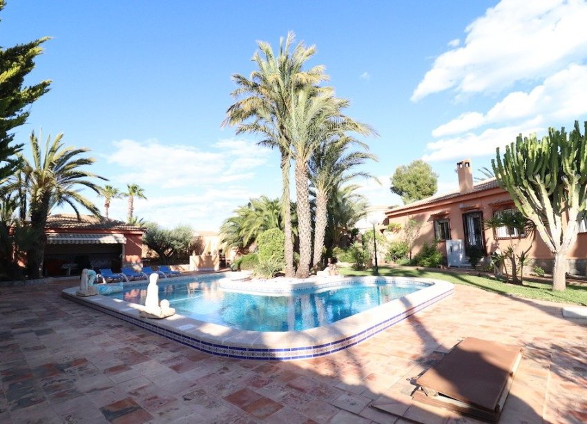 Resale - Villa - Torrevieja - El chaparral