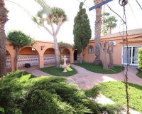 Resale - Villa - Torrevieja - El chaparral