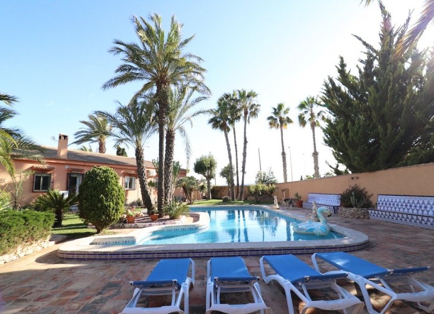 Resale - Villa - Torrevieja - El chaparral