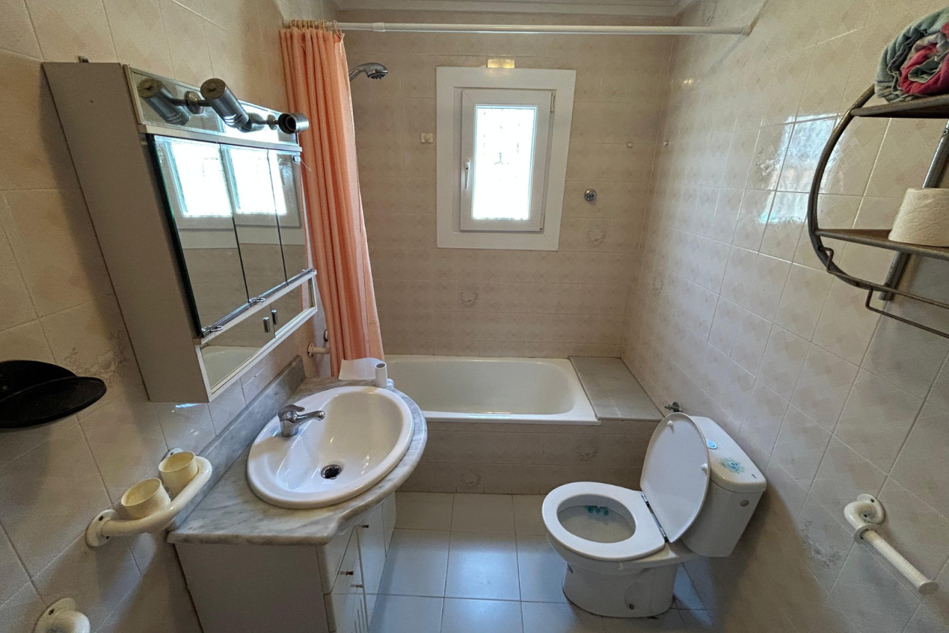 Resale - Villa - Torrevieja - El Chaparral