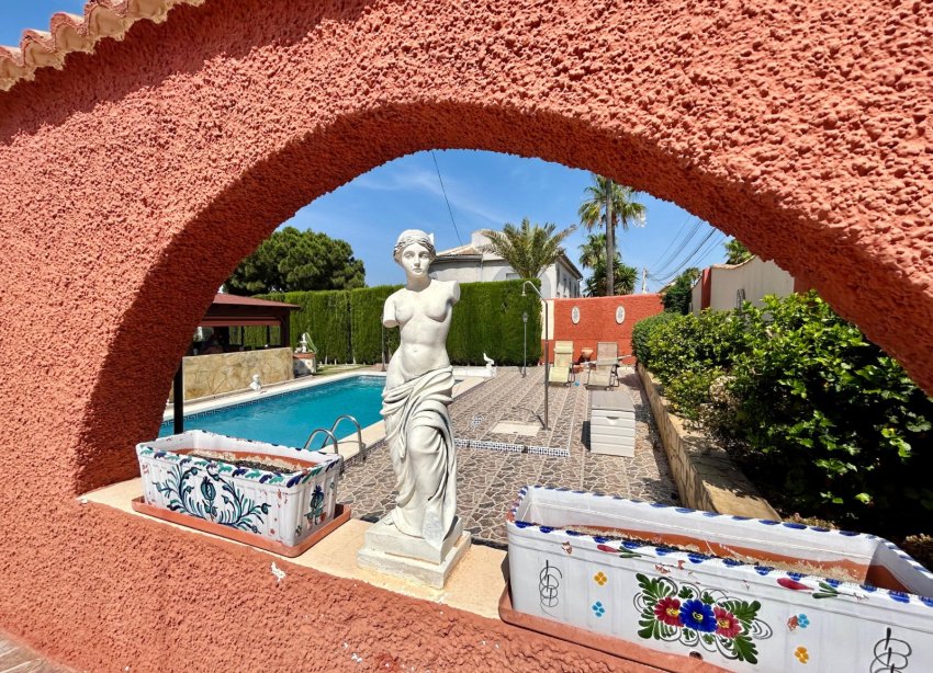 Resale - Villa - Torrevieja - El Chaparral