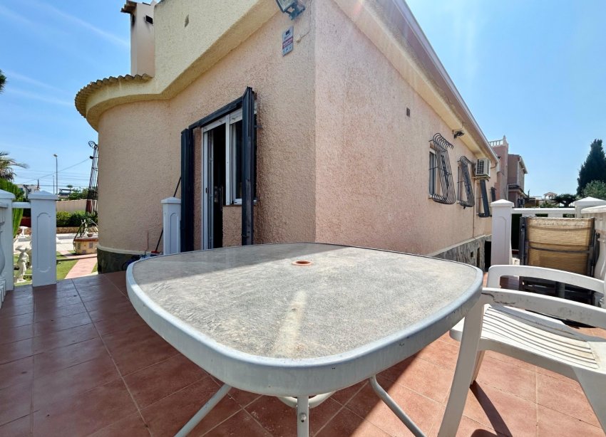 Resale - Villa - Torrevieja - El Chaparral