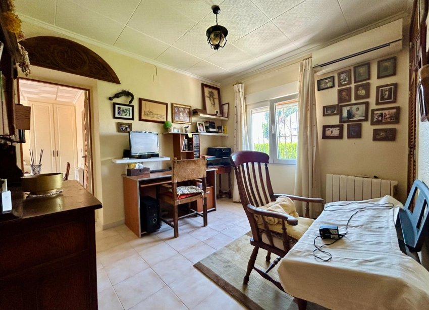 Resale - Villa - Torrevieja - El Chaparral