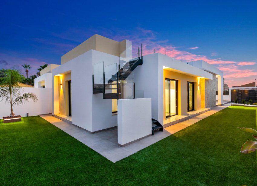 Resale - Villa - Torrevieja - El Chaparral