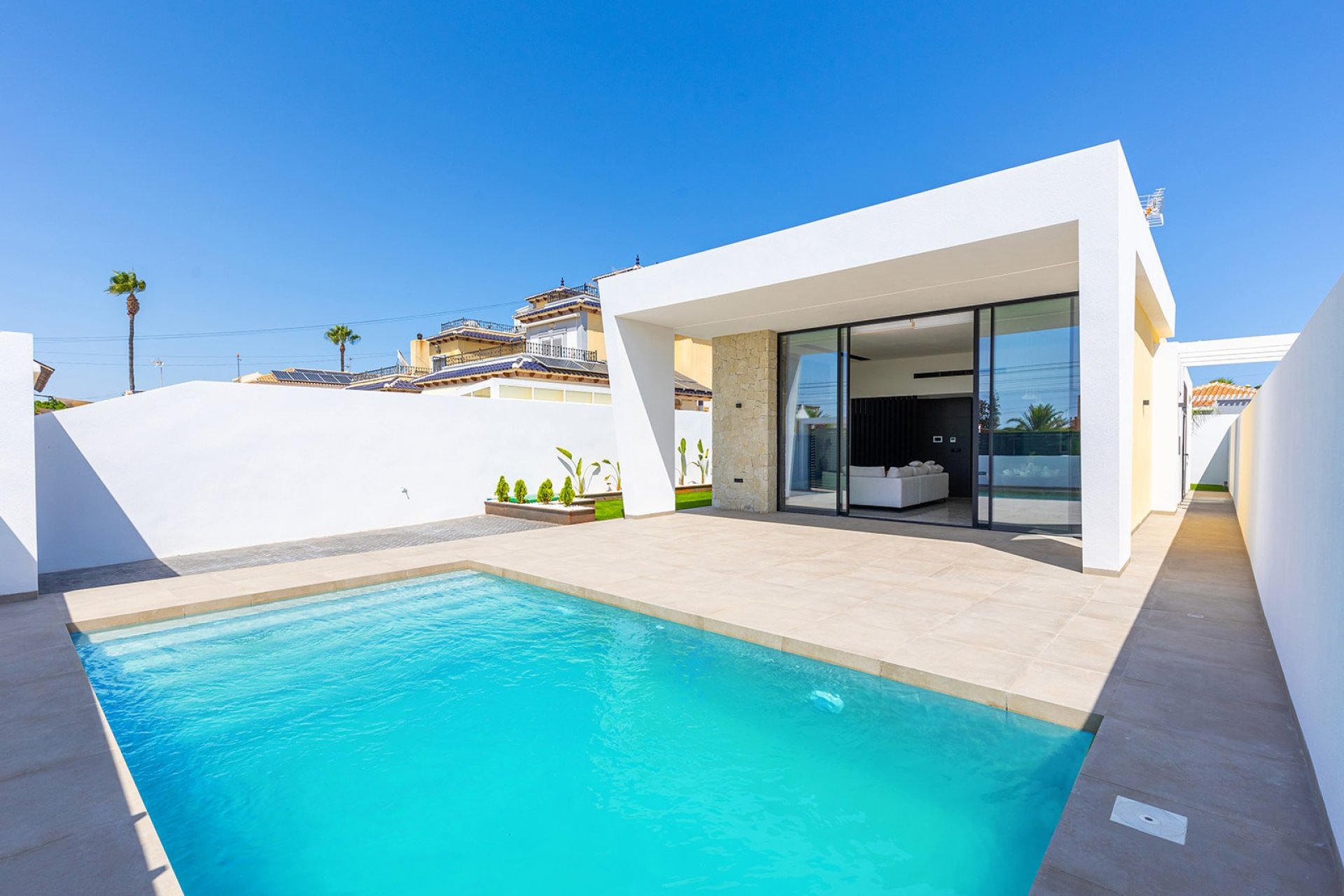 Resale - Villa - Torrevieja - El Chaparral