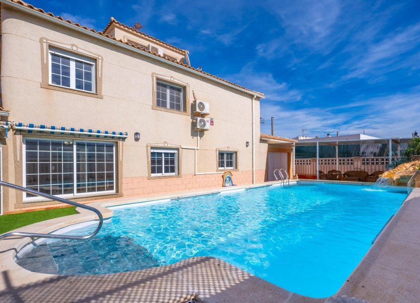 Resale - Villa - Torrevieja - El chaparral