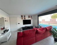 Resale - Villa - Torrevieja - El Chaparral