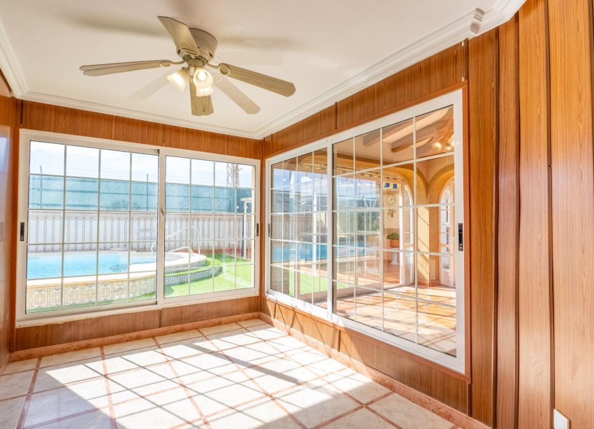 Resale - Villa - Torrevieja - El chaparral