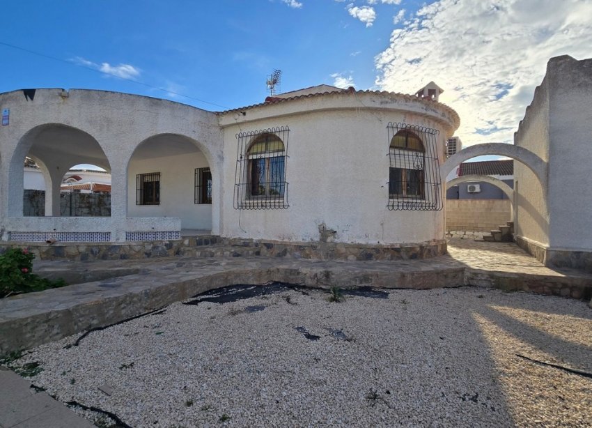 Resale - Villa - Torrevieja - El Chaparral