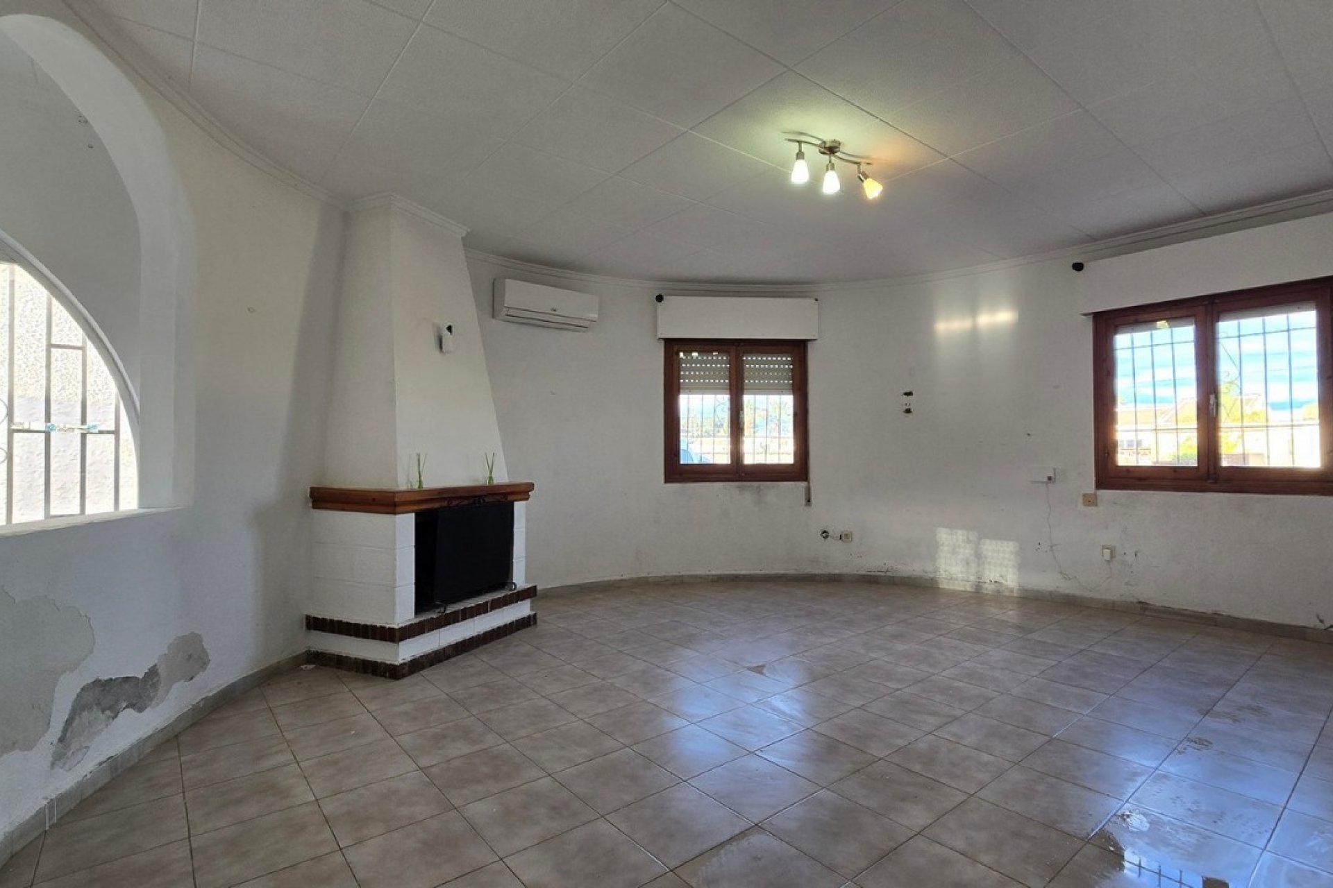 Resale - Villa - Torrevieja - El Chaparral
