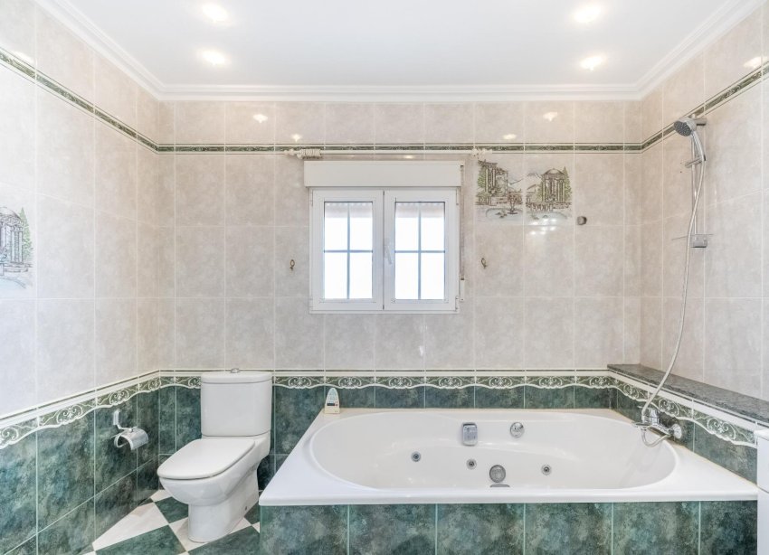 Resale - Villa - Torrevieja - El chaparral