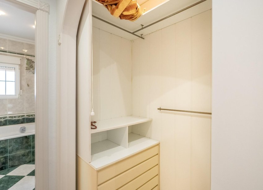 Resale - Villa - Torrevieja - El chaparral