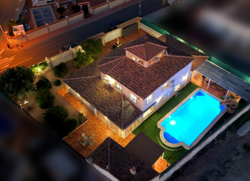 Resale - Villa - Torrevieja - El chaparral
