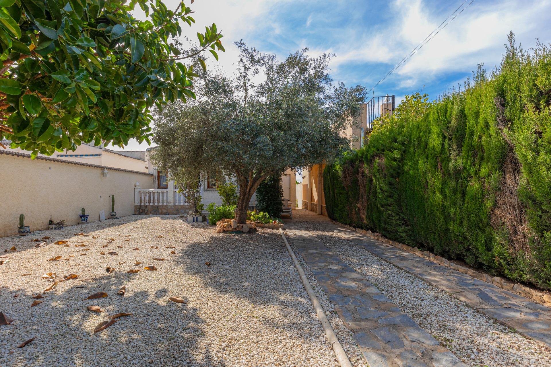 Resale - Villa - Torrevieja - El chaparral