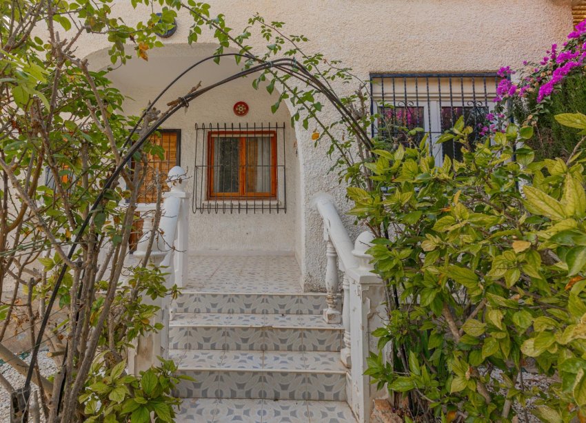 Resale - Villa - Torrevieja - El chaparral