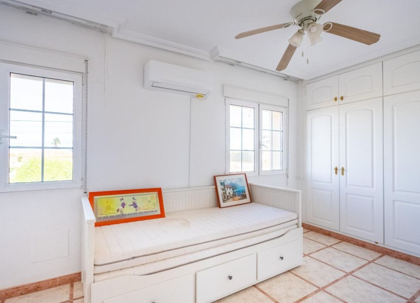 Resale - Villa - Torrevieja - El chaparral