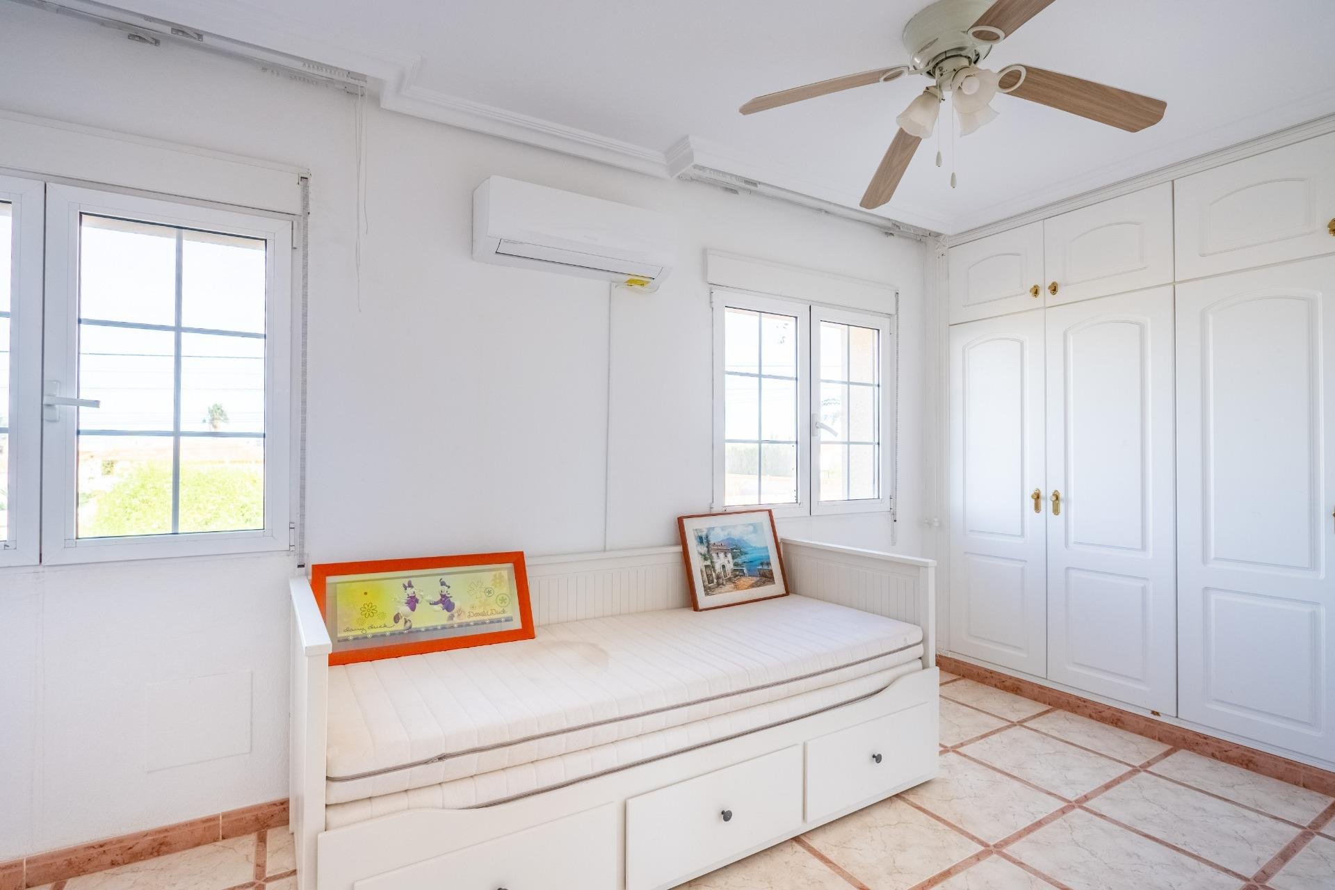 Resale - Villa - Torrevieja - El chaparral