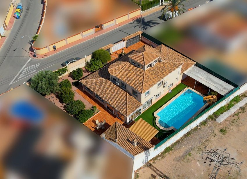 Resale - Villa - Torrevieja - El chaparral