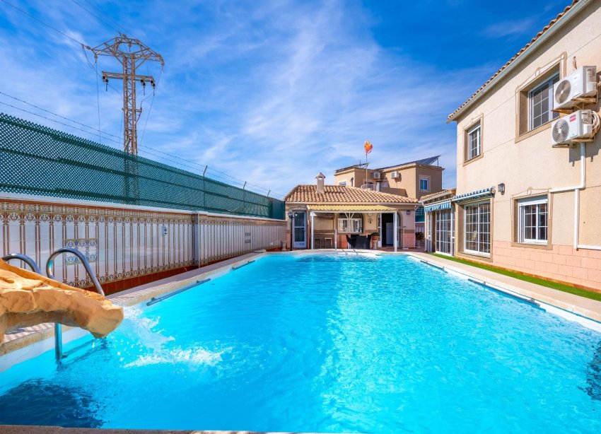 Resale - Villa - Torrevieja - El chaparral