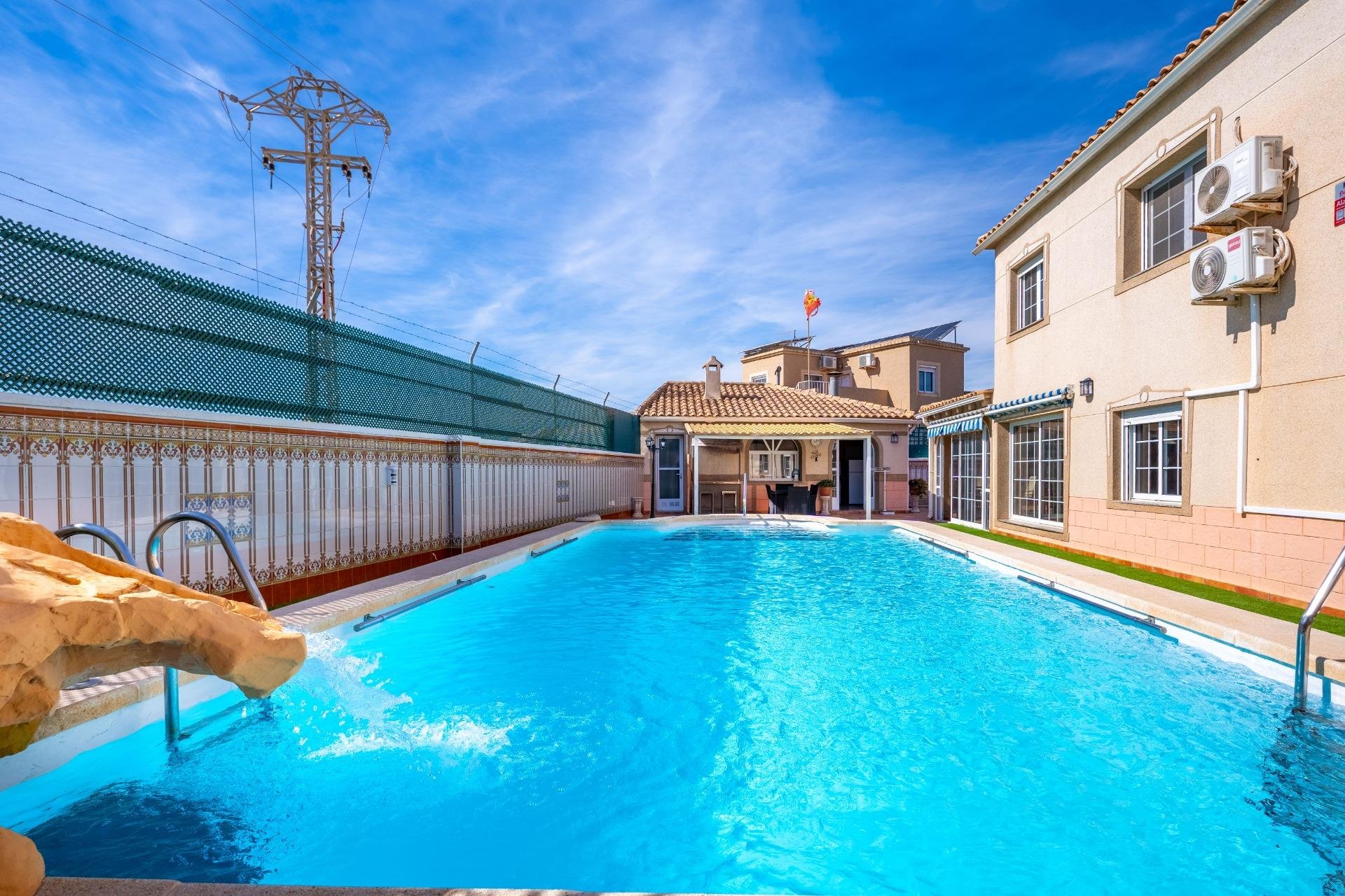 Resale - Villa - Torrevieja - El chaparral