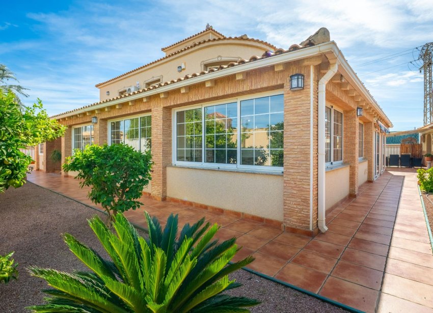 Resale - Villa - Torrevieja - El chaparral