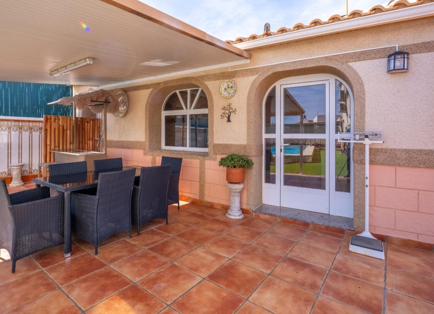 Resale - Villa - Torrevieja - El Chaparral