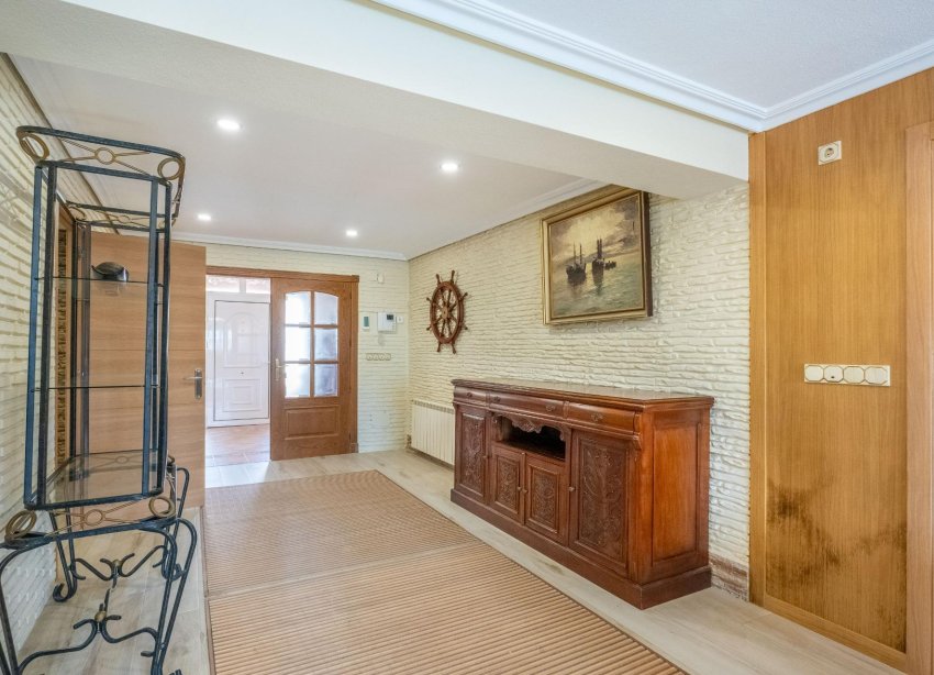 Resale - Villa - Torrevieja - El Chaparral