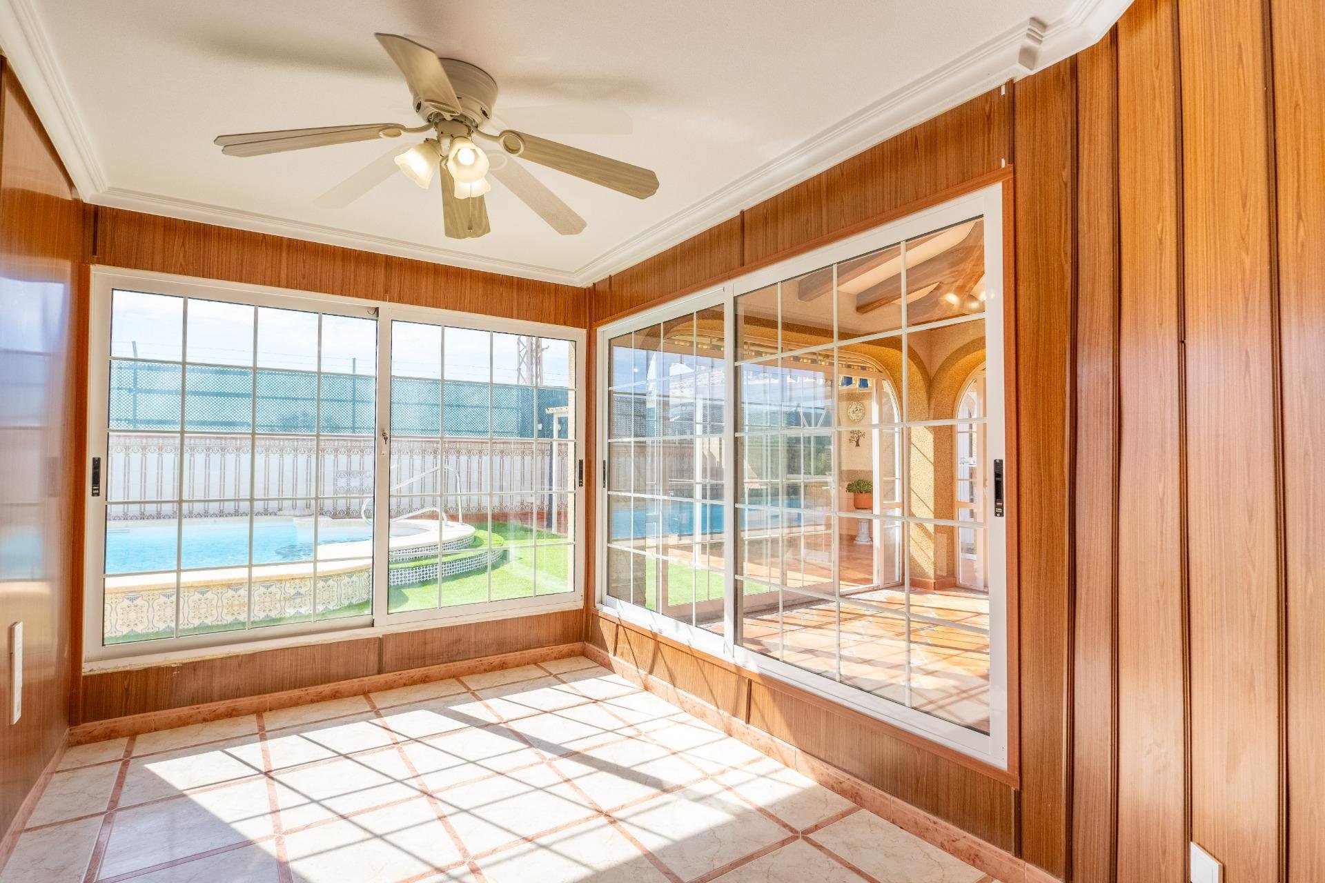 Resale - Villa - Torrevieja - El Chaparral