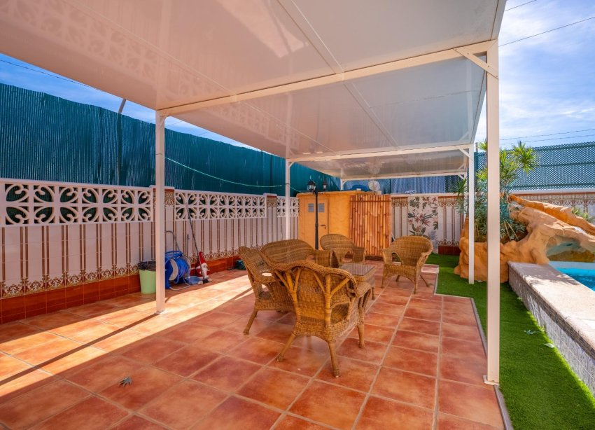 Resale - Villa - Torrevieja - El Chaparral