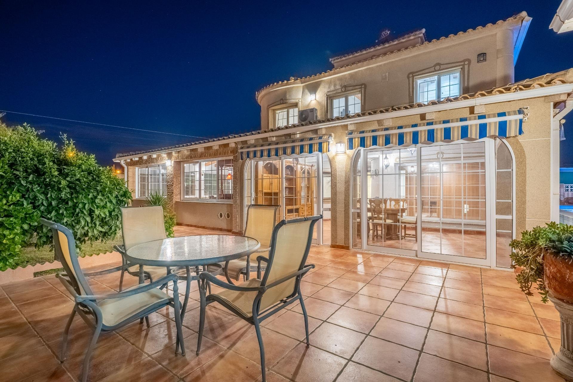 Resale - Villa - Torrevieja - El Chaparral