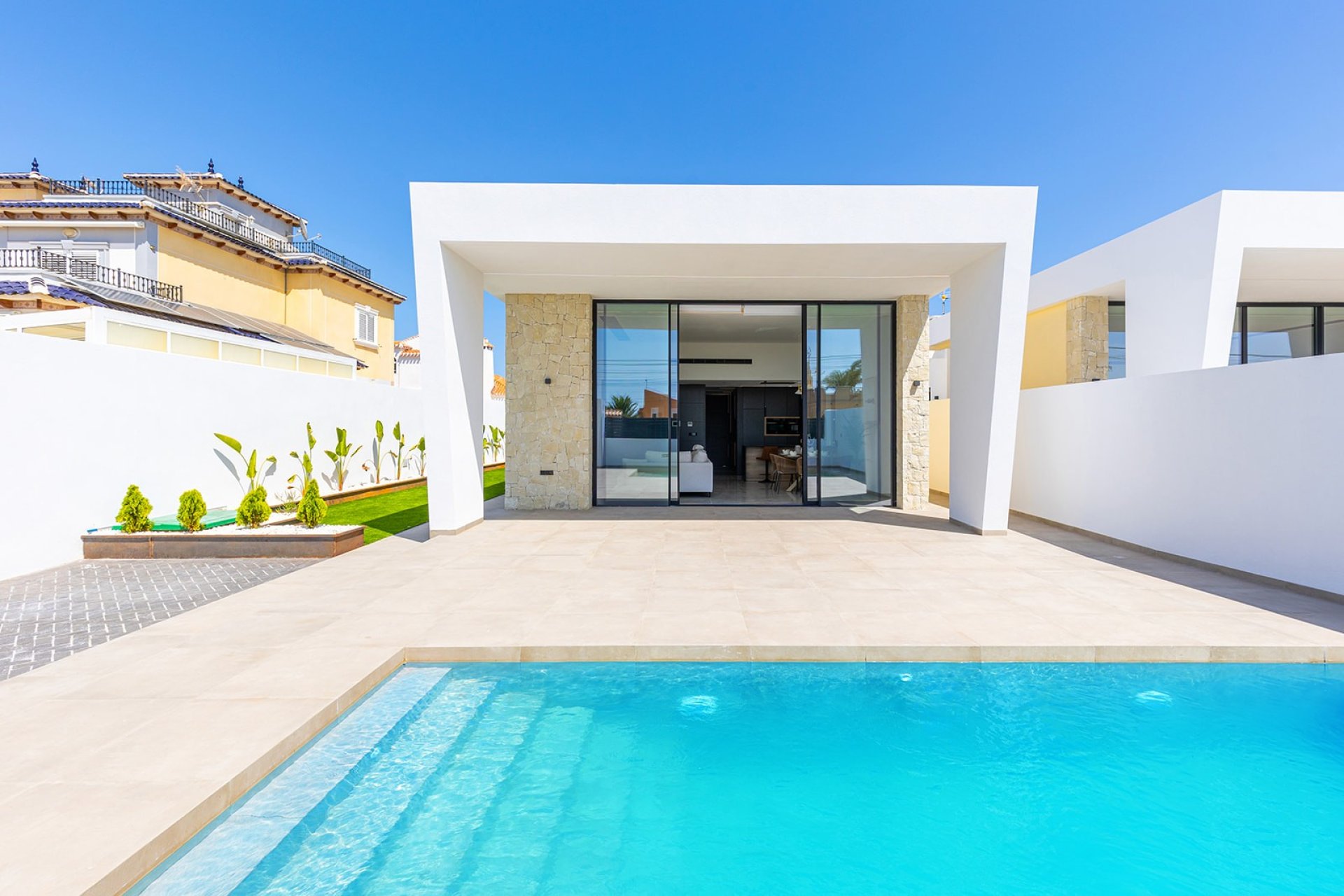 Resale - Villa - Torrevieja - El Chaparral