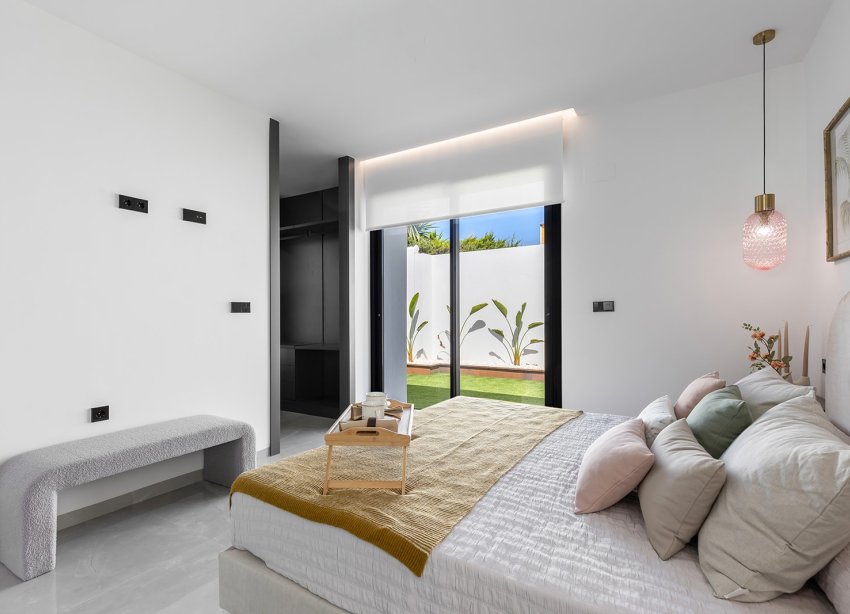 Resale - Villa - Torrevieja - El Chaparral