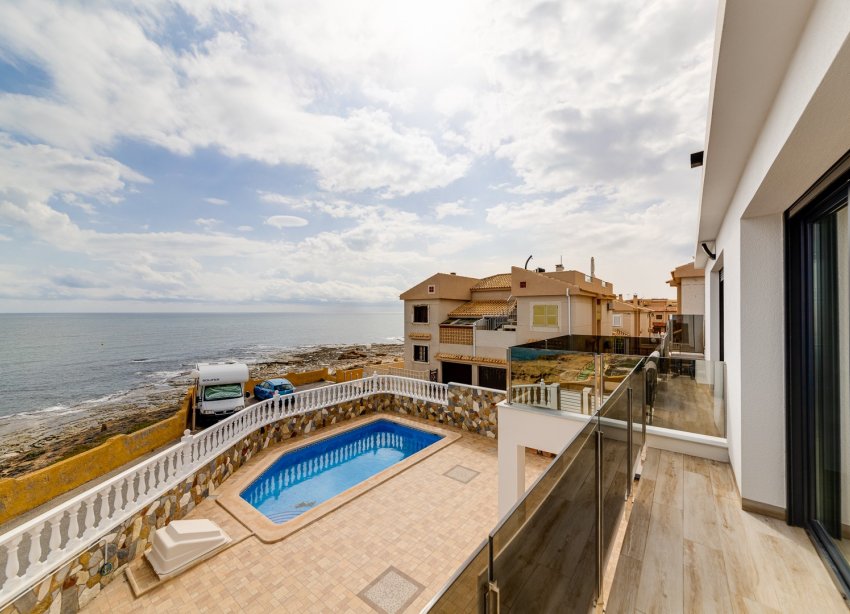 Resale - Villa - Torrevieja - La Mata