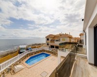 Resale - Villa - Torrevieja - La Mata