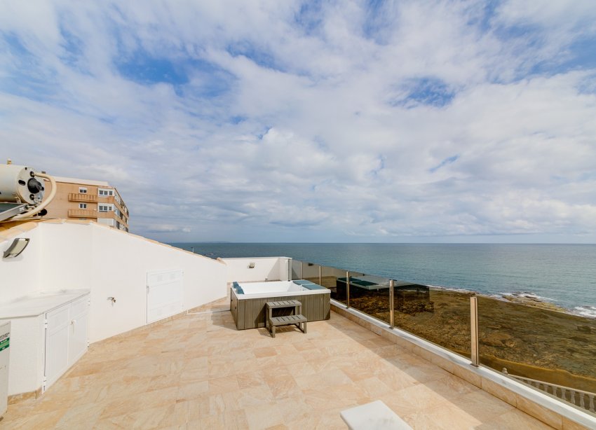 Resale - Villa - Torrevieja - La Mata