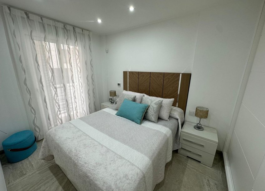 Resale - Villa - Torrevieja - La Mata