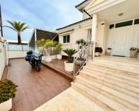 Resale - Villa - Torrevieja - La Mata