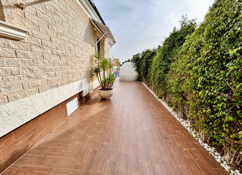 Resale - Villa - Torrevieja - La Mata