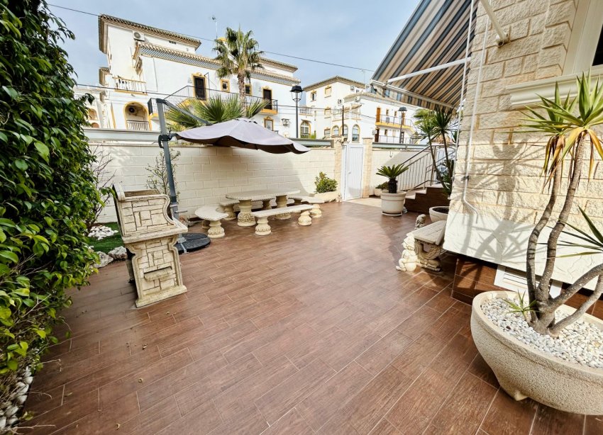 Resale - Villa - Torrevieja - La Mata