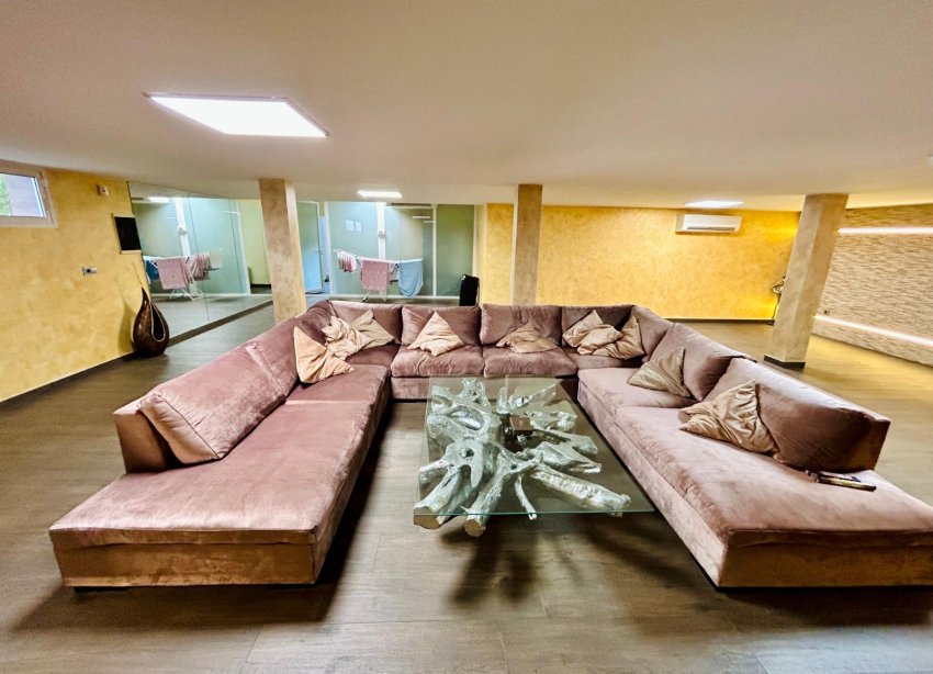 Resale - Villa - Torrevieja - La Mata