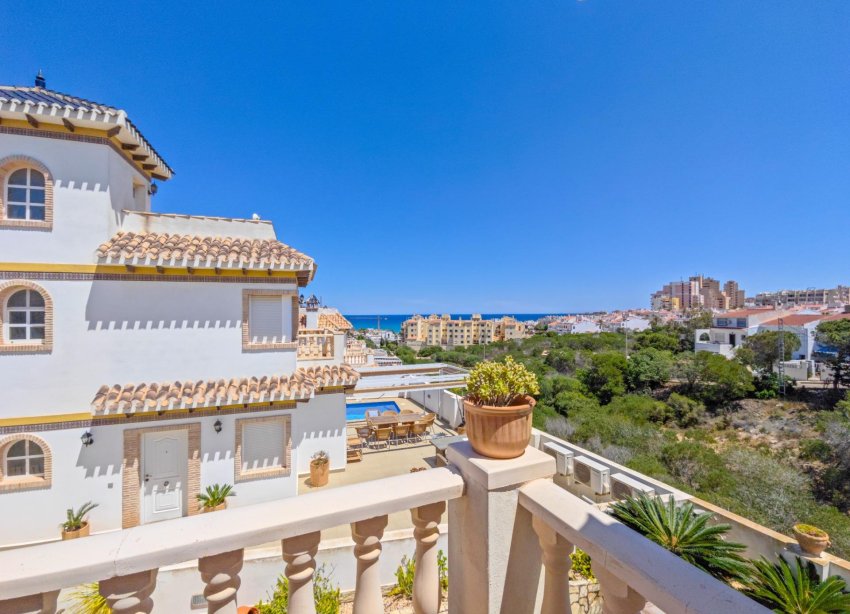 Resale - Villa - Torrevieja - La Mata