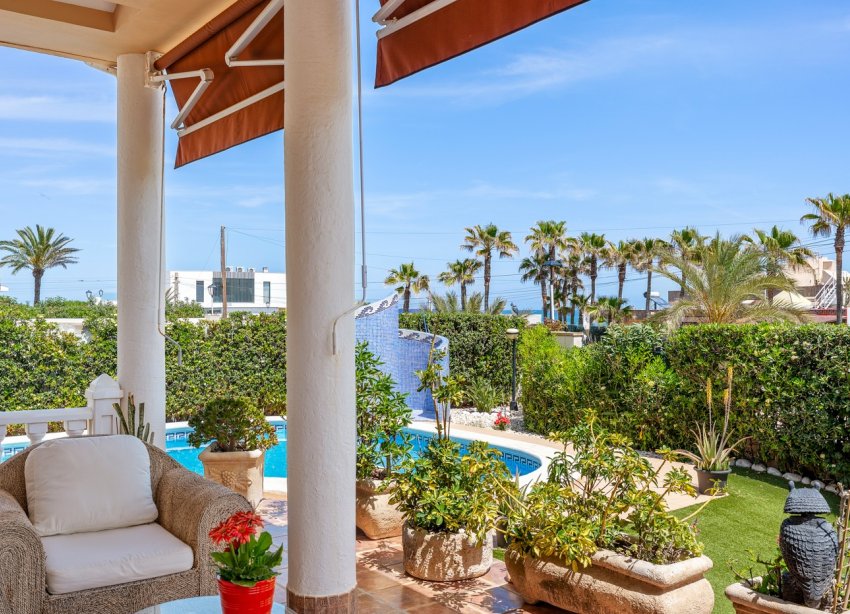 Resale - Villa - Torrevieja - La Mata